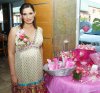 22082007
Alejandra Jaik de Estrada, en la fiesta de regalos que le ofrecieron para la bebé que espera.
