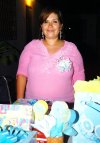 26082007
Laura Almanza de Sandoval disfrutó de una fiesta de canastilla, con motivo del cercano nacimiento de su bebé.