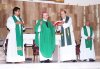 24082007
El padre Miguel Ángel Portugal estuvo acompañado del obispo de Torreón, don José Guadalupe Galván Galindo y de los sacerdotes Adolfo Villaseñor y Baltasar Vilchis.