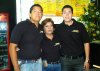 02092007
Lilia Limón, Víctor y Carlo Barahona, en su negocio de comida japonesa.