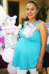 08092007
María Magdalena Nájera de Flores espera un bebé y por tan feliz suceso, disfrutó de una fiesta de canastilla.
