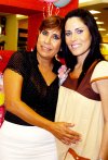13092007_J_Rosy con su mamá Rosa María de Riojas, que vino de Saltillo especialmente al evento.