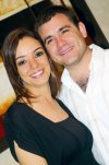 Los novios junto a todos sus invitados.