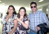 18092007
Cristina Bernal viajó a México y la despidió Blanca Bernal.