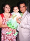 17092007
La linda festejada junto a su mamá, Gisella Salazar Ganem y su tía.