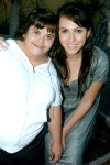 20092007
Martha Rojo y su hija Nayeli Ibarra se reunieron con amigas para dar el “Grito”.