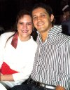 25092007
Miguel Hernández Luna y Roberta Érika Gutiérrez Muñoz disfrutaron de una despedida bíblica, con motivo de su  próxima boda.