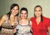 24092007
Lorena Villar Castañeda con su hermana Ana Cristina Villar de Sandoval, organizadora de su fiesta de despedida.