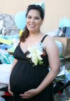 30092007
Vanessa Albores Ibarra, en su fiesta de regalos para el bebé que espera.