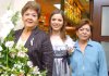 02102007
Sandra Becerra Padilla junto a María Guadalupe Padilla y María del Consuelo Vázquez, anfitrionas de su fiesta pre nupcial.