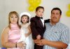 02102007
Leonardo Francisco Gutiérrez Hernández, el día de su tercer cumpleaños acompañado por sus padres, Francisco y Jackeline Gutiérrez y su hermana.