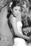 Srita. Miriam Alejandra Valencia Soto, el día de su boda con el Sr. Simone Sandrini.

Estudio Laura Grageda.