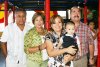 03102007
Santiago junto a sus abuelos, José Luis   Ángeles Castañeda, Rafael e Irma Belem de la Cruz.