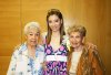10102007
Olga acompañada de sus abuelitas María del Refugio Tamayo y Felipa Arroyo de Woessner.