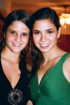 Se casará muy pronto
Patricia Arriaga de González junto a sus hijas Patricia y María del Pilar.