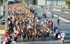 La “Marea Roja” partió puntual a las 8:00 horas de Ciudad Lerdo con un contingente de siete mil corredores, quienes le dieron gran realce a la quinta Carrera Atlética 10K Victoria.