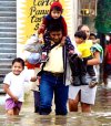 El Ejército mexicano puso en marcha un plan de atención para las familias cuyas viviendas han quedado inundadas
