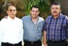 26102007
Guillermina Rivera, Juan Salazar, Carlos Garnica y Carolina Galiado de S. acompañaron al pequeño Jesús Gerardo Salazar en su bautizo.