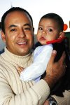 03112007
Karina de Cortez con su pequeño hijo Pablo Sebastián Cortez.