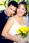 L.A.E. Gabriela Rodríguez Rangel el día de su boda con el Dr. Melchor Flores Gutiérrez. 

Studio Sosa