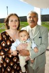 04112007
Don Porfirio Ramos, su hija Alejandra Ramos y su nieto Alejandro quien recibió su Primer Sacramento.