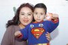 04112007
Herson Manuel Robles Gallegos festejó como Superman su tercer cumpleaños. Lo acompaña su mamá Claudia Robles Gallegos.