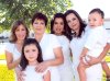 13112007
Elisa Bolívar de Canales acompañada por sus hijas Margarita, Patricia y Elizabeth, además de sus nietos, Mauricio y Valeria R. Canales.