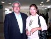 06112007
Mario Alberto Ríos viajó a México y lo despidió su esposa Mayela de Ríos.