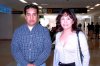 09112007
Marco de los Santos despidió a Olivia de los Santos en el aeropuerto con motivo de su viaje a Querétaro.