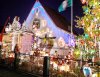 Cientos de focos forman parte de la decoración navideña de una casa en Kelkheim cerca de Francfort, Alemania.