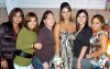 07122007
La futura novia acompañada por sus amigas Ivonne Gutiérrez, Luz Alvarado, Yamile de García, Laura Marmolejo y Brenda Alvarado.
