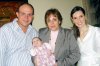 María Sofía Portilla Martínez junto a sus padres Mariana Martínez de Portilla y