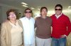06122007
A La Paz, Baja California, viajó Francisco Javier Talamantes y fue despedido por Patricia de Názer y Manuel Názer.