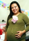 03122007
Ivonne García de Medina recibió regalos varios por el próximo nacimiento de su bebé.