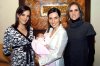 02122007
La bebé María Sofía, en compañía de su mamá Mariana de Portilla y sus madrinas María Fernanda de Del Bosque y Miriam de Batarse.