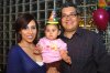 15122007
Daniela Mijares Aguilera cumplió un año de vida por lo que sus padres Daniel Mijares Chiffer y Nora Aguilera de Mijares le organizaron una merienda.