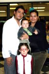 15122007
Felipe Bravo y Vanesa Alvarado de Bravo con sus hijos Natalia y Andre.