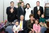 02012008
La familia Catú celebró el cumpleaños número 50 del doctor Enrique Catú Brito elk 26 de diciembre con una agradable reunión.