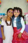 06012008
Ana Sofía Saucedo González, cumplió seis años, la acompaña su amiguita Silvia.
