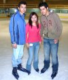 15012008
Alejandra y Dallely patinaron sobre hielo.