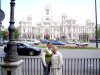 Doña Josefina Adame durante su pasada visita a su nieta Cecilia Torres a Madrid, aquí frente al Palacio de Telecomunicaciones