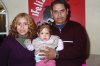 13122008
Sandra Lorena Cordero de Guerrero y Hugo Guerrero, festejaron el primer año de su hija Lorena Dayana, con una piñata.