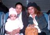 15012008
Zenaida Centeno viajó a Baja California y la despidieron Karen Olvera y Vanessa Antúnez.