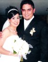 Sr. Ramiro Cantú Fernández y Srita. Melissa Mijares Campa contrajeron matrimonio en la Parroquia de San Pedro Apóstol el pasado sábado primero de diciembre de 2007. 

Estudio Carlos Maqueda.