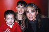 20012008
Valeria, Abril y Carmen Hermosillo.