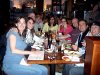 Paola Limones de Strickland en Salt Lake City a lado de companeros de curso City Works GIS disfrutando de una cena en el restaurante Bayou