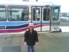 La niña Yenni Sofia en el City train en Calgary Alberta en Canada