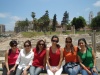 Blanca y Mary Vargas, Arge Mota, Mariana Lopez, Maribel Hernández y Gema Cortes ante las ruinas de un Foro Romano en la ciudad de Alejandria, Egipto.