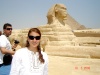 Mariana López y Maribel Hernández en un paseo en camello en zona turística de las 3 grandes pirámides del Cairo Egipto.