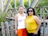 Christy Chavez y Matt Osborn en el paseo del Rio en San Antonio, Texas.